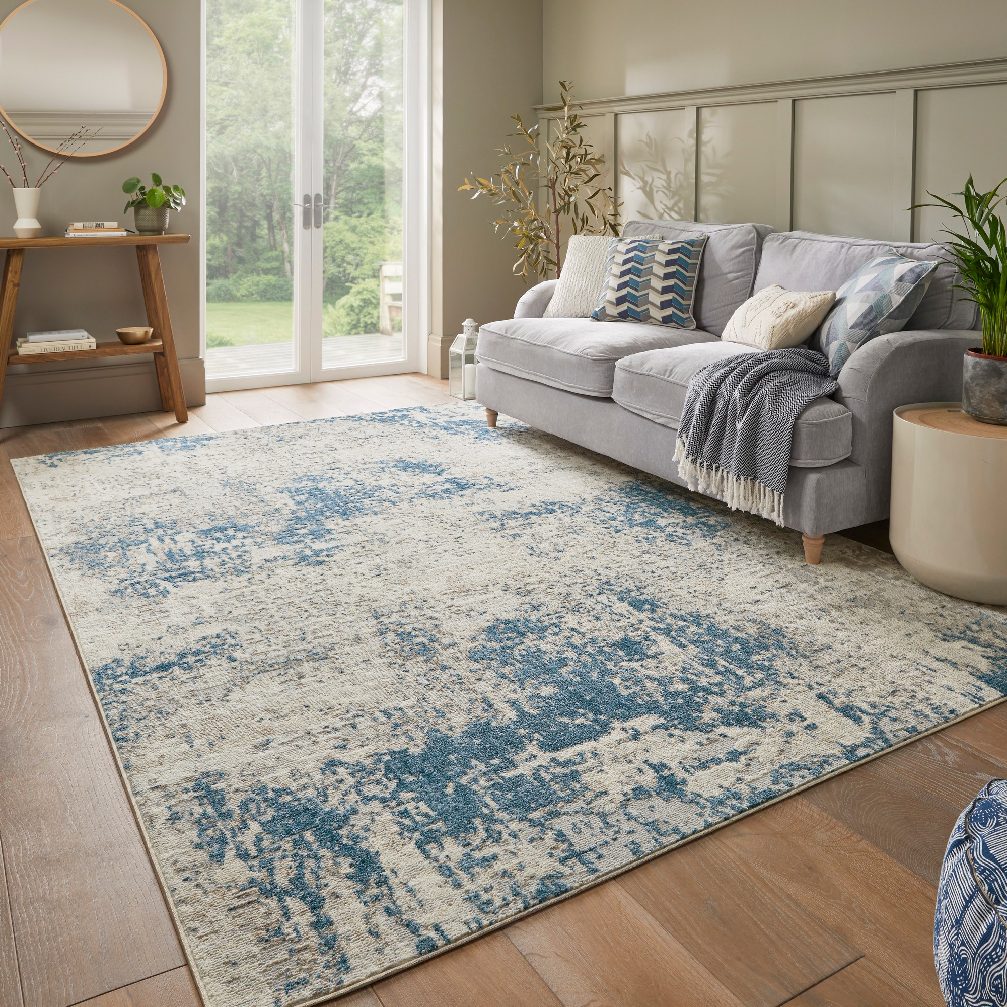 Rossa Ros03 Abstract Rug By Concept Looms In Ivory Blue